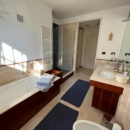 Bed & Breakfast Myvilla 4*